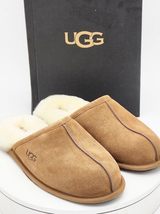 UGG Other - UGG Scuff Slippers Men’s Size 10 Chestnut Suede Shearling Lined